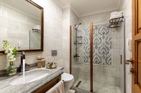 Sultanhan Hotel Special Class - Image 34