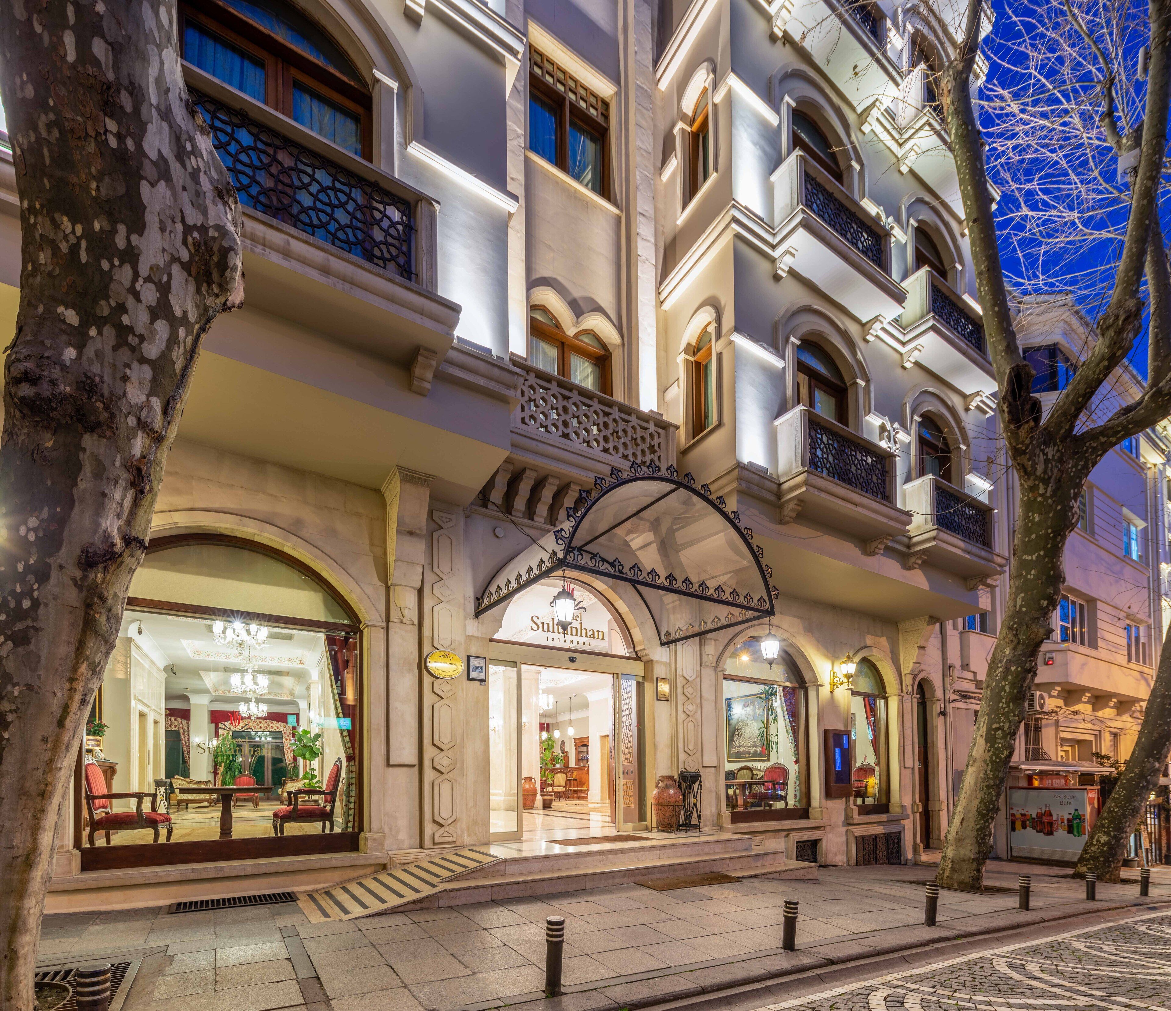 Fassade der Unterkunft – Abend/Nacht