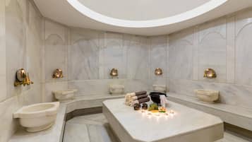 Behandlingsområde utomhus, bastu och turkiskt bad/hamam