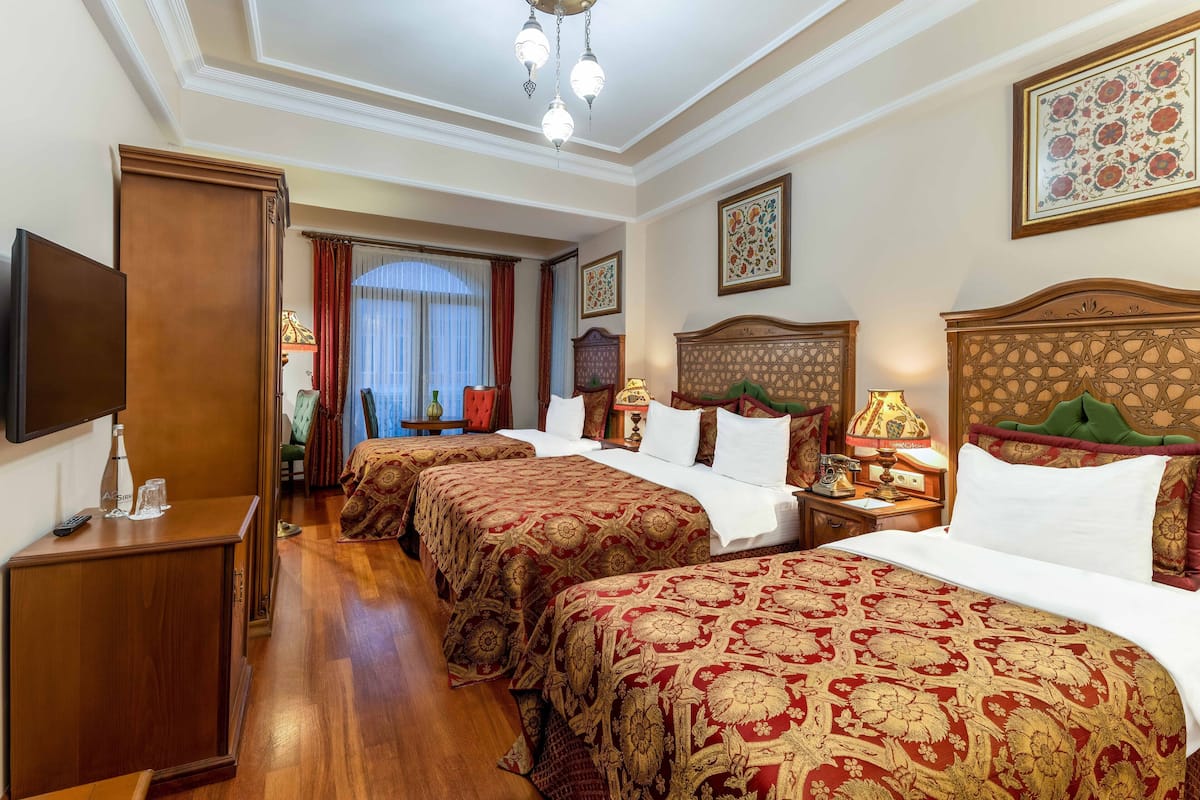 Deluxe Quadruple Room