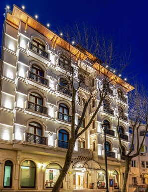 Façade de lâhĂ©bergement - soirĂ©e/nuit