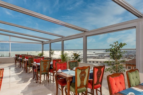 Rooftop terrace. Sultanhan Hotel - Special Class