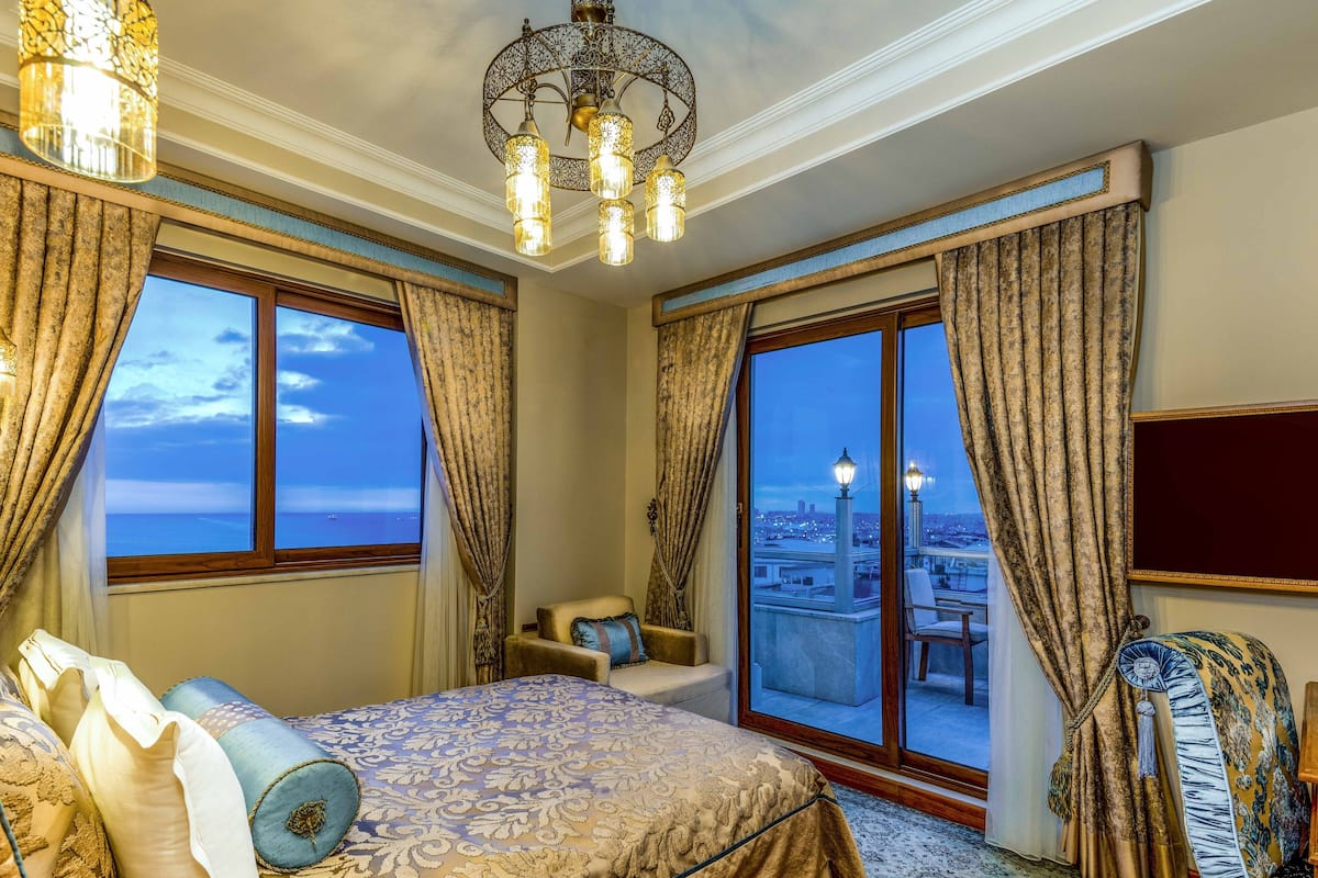 Signature Double Room, Terrace, City View