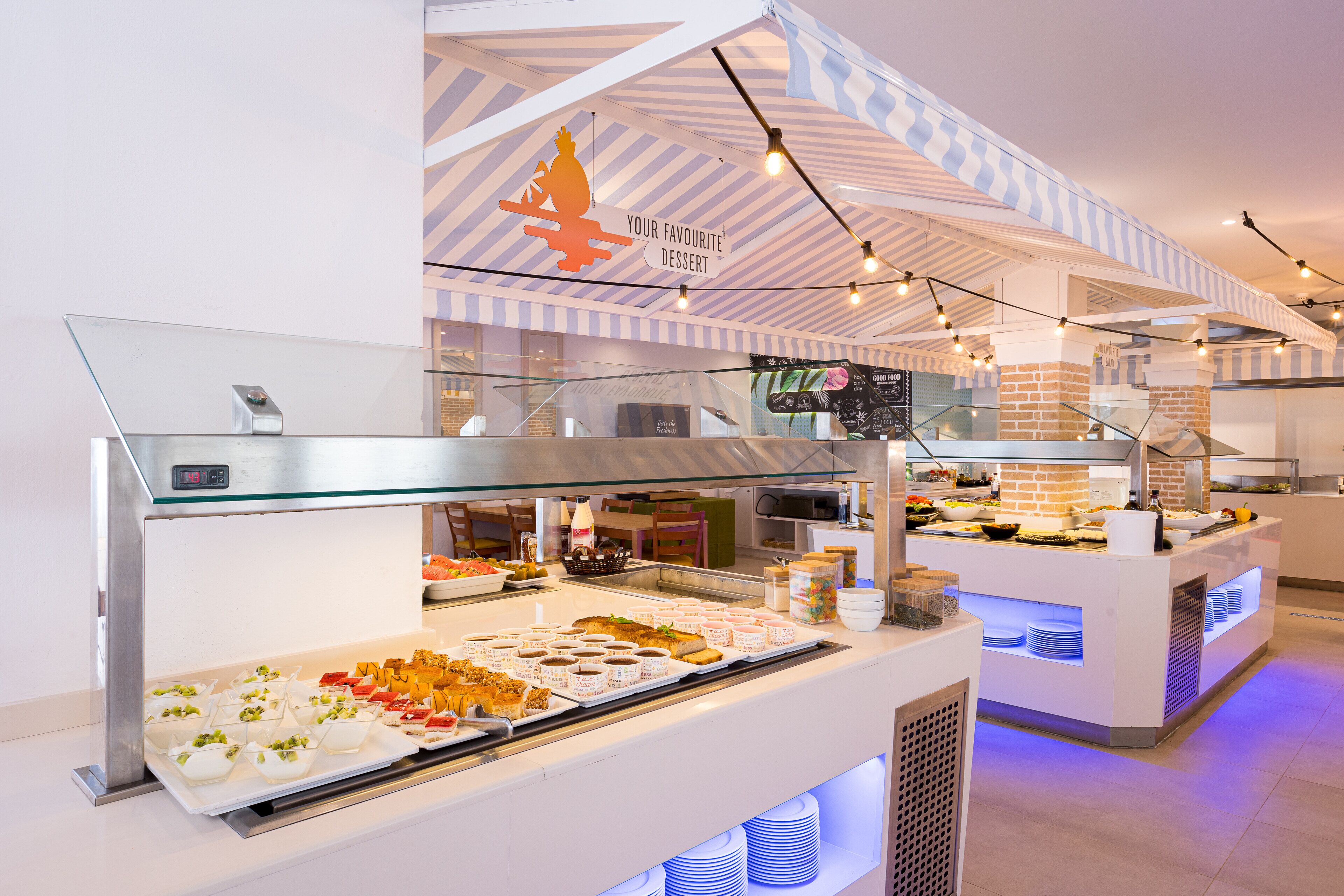 Breakfast, lunch, dinner served; international cuisine 