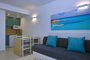 아파트, 침실 1개 | 거실 | TV