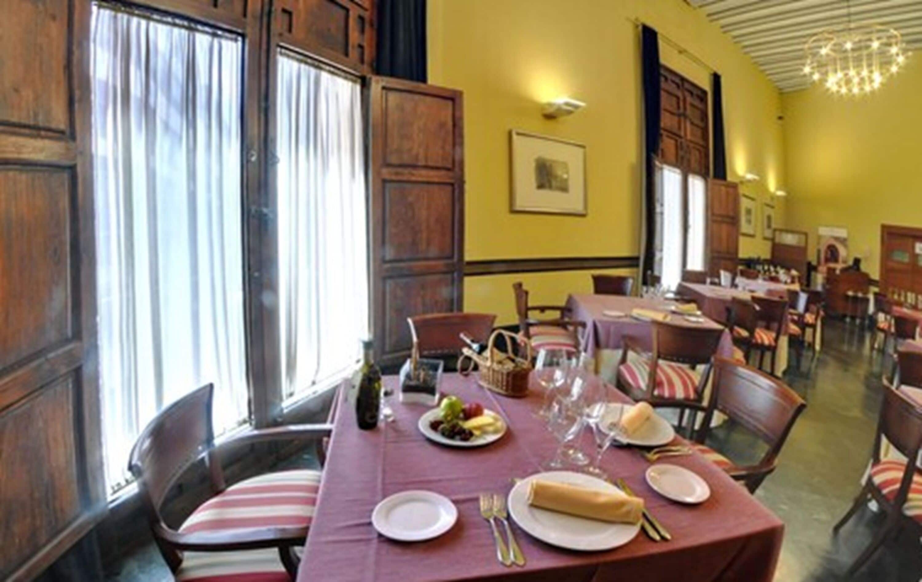 2 restaurants, breakfast, lunch, dinner served; mediterranean cuisine