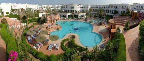 Indoor pool, 2 outdoor pools, pool umbrellas, pool loungers