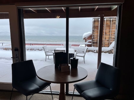 Lakefront Mini Suite | Terrace/patio