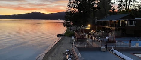 Private beach, sun-loungers, beach towels, kayaking