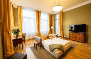 デラックス スイート | 高級寝具、セーフティボックス (室内)、客室ごとに異なる装飾、客室ごとに異なるインテリア