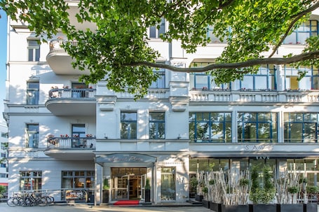 Exterior. Louisa's Place