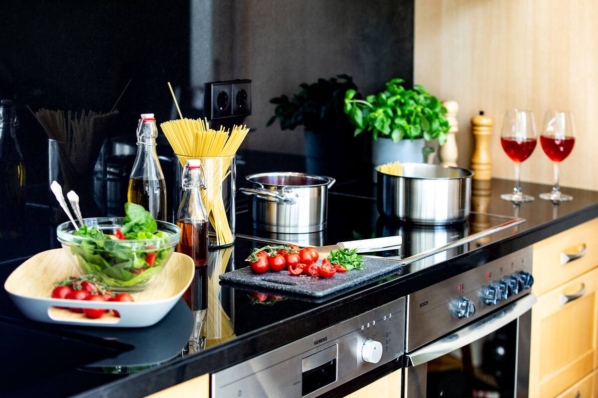 superior room | private kitchen | full-sized fridge, stovetop, dishwasher, coffee/tea maker