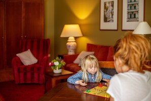 Deluxe Suite | 1 bedroom, premium bedding, in-room safe, individually decorated