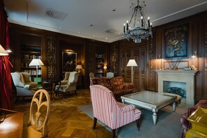 43-inch LCD TV with satellite channels, TV