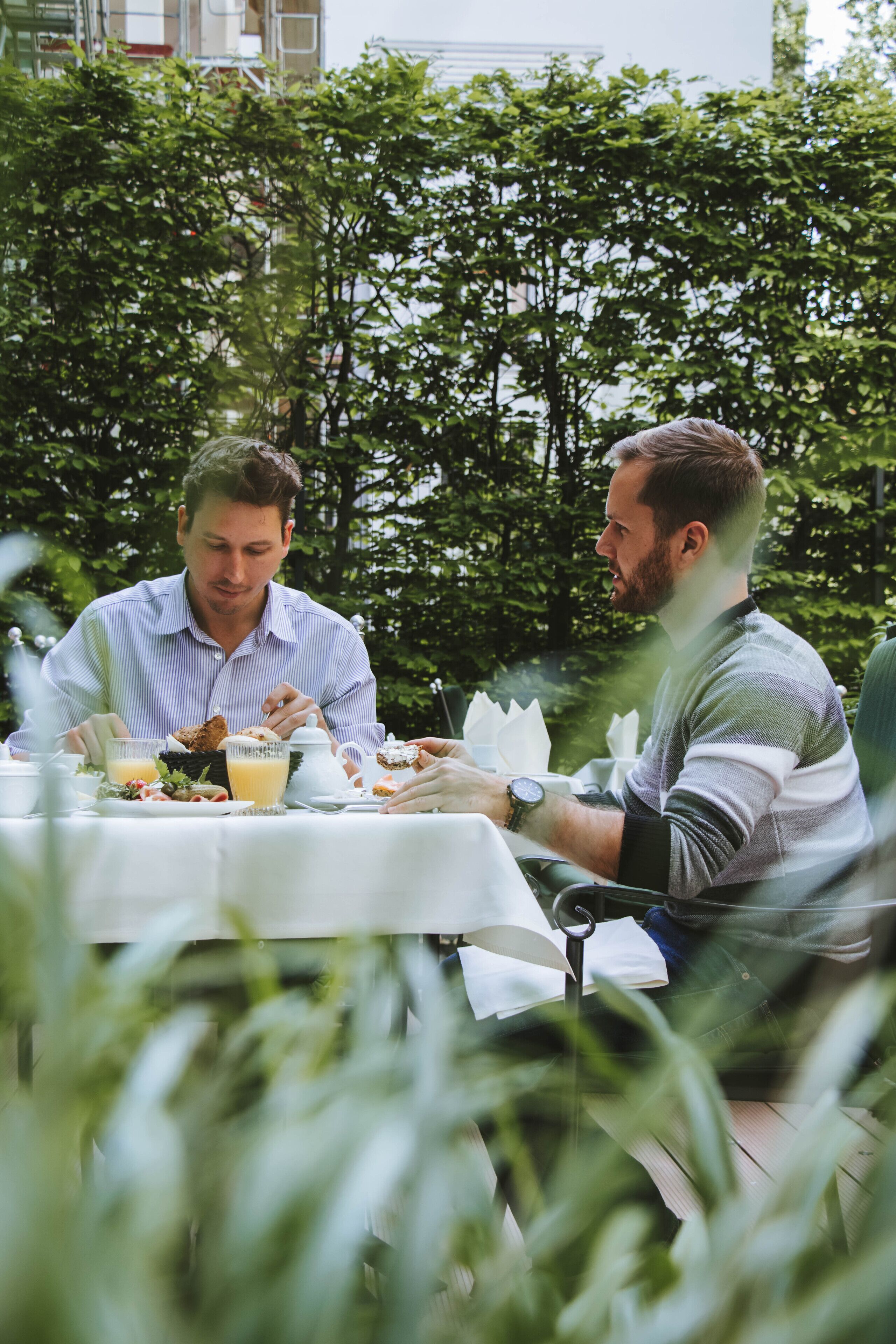 daily buffet breakfast for a fee