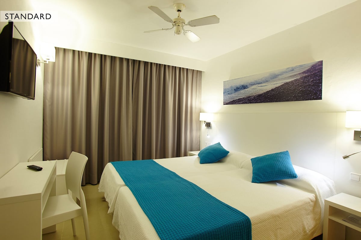 1 bedroom, laptop workspace, free cots/infant beds, free WiFi