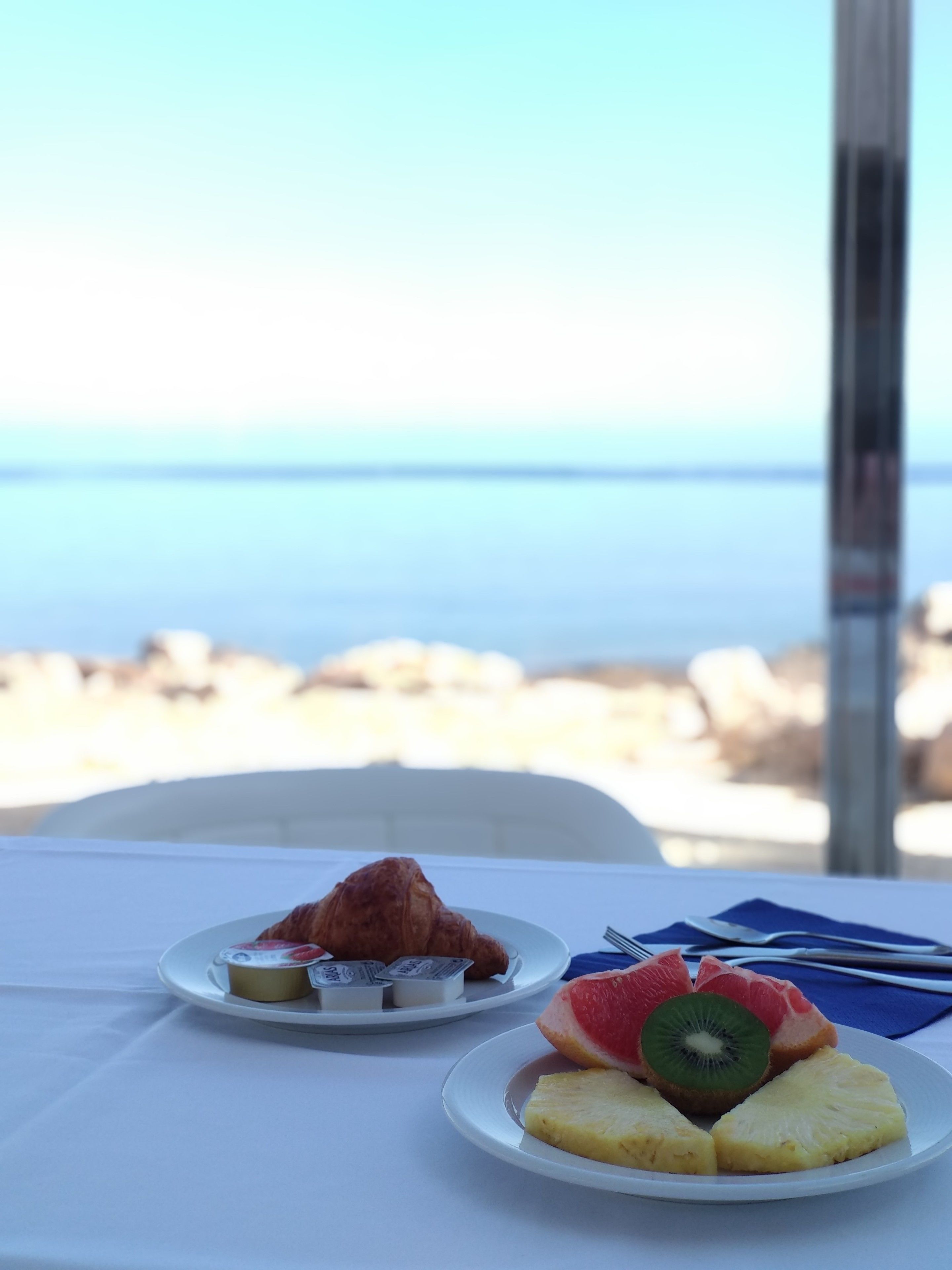 Daily buffet breakfast for a fee