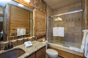 Bathroom - Riverbend Lodge by Great Western Lodging (Breckenridge)