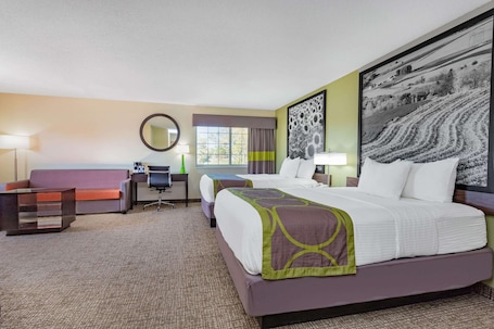 Desk, blackout curtains, iron/ironing board, free WiFi. Emmetsburg Hotel and Suites