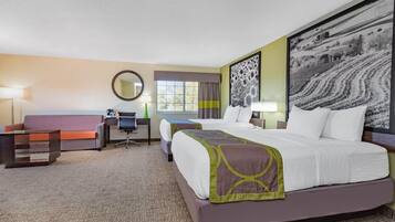 Suite, 2 queensize-senger, ikke-røyk | Skrivebord, blendingsgardiner og strykejern/-brett