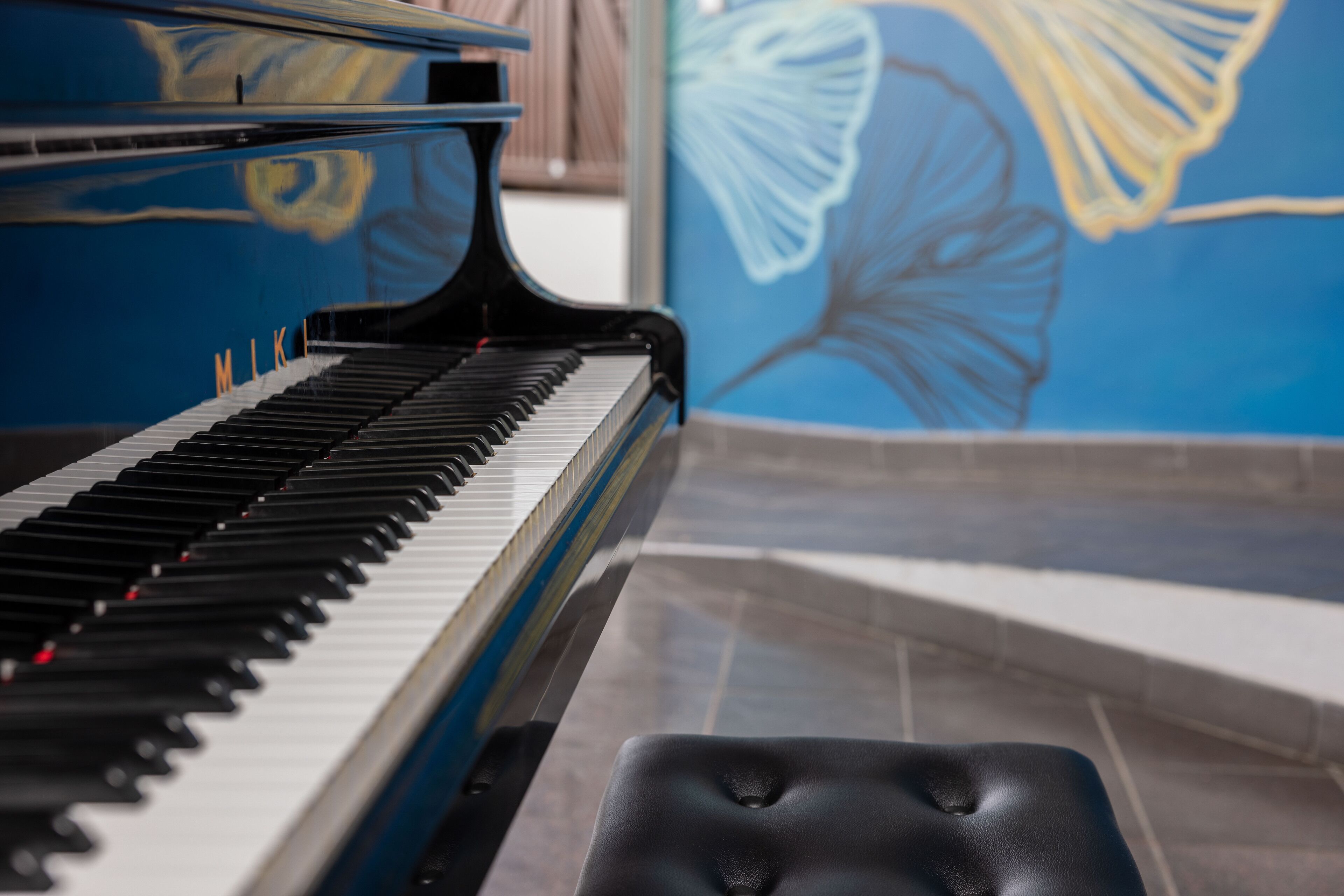 breakfast, lunch, dinner served; international cuisine, beach views