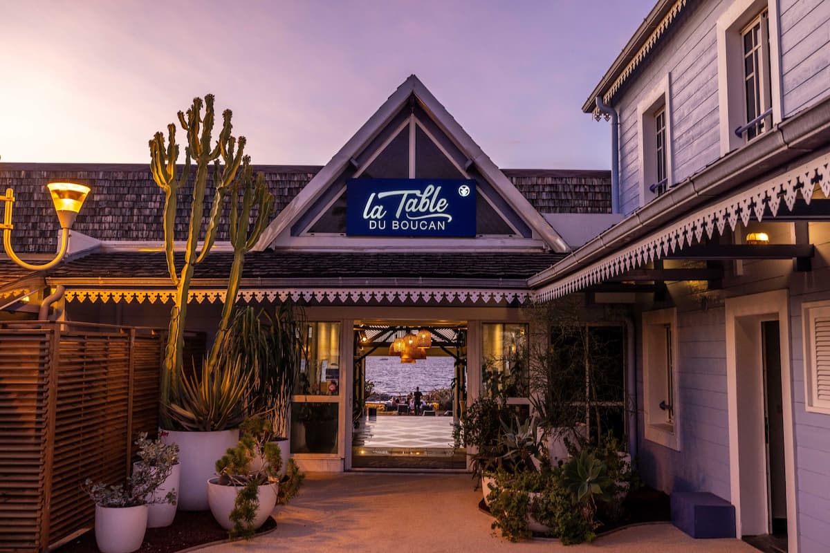 breakfast, lunch, dinner served; international cuisine, beach views