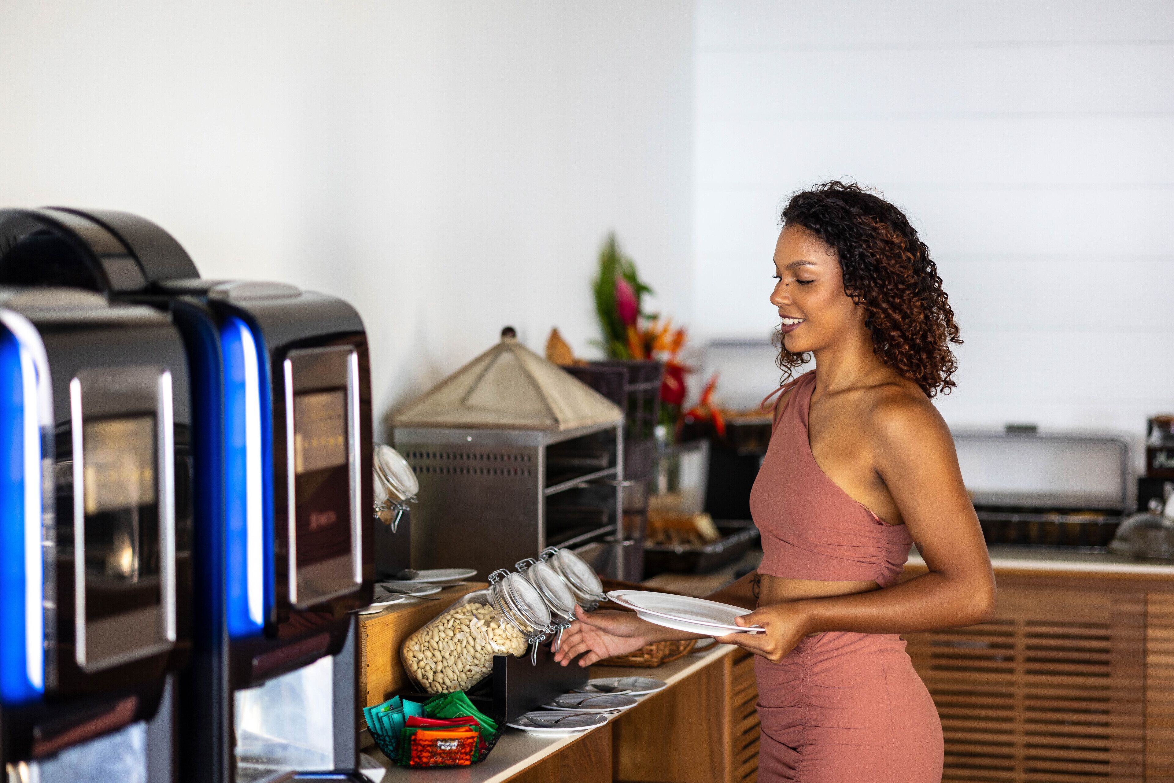 daily full breakfast (eur 25 per person)