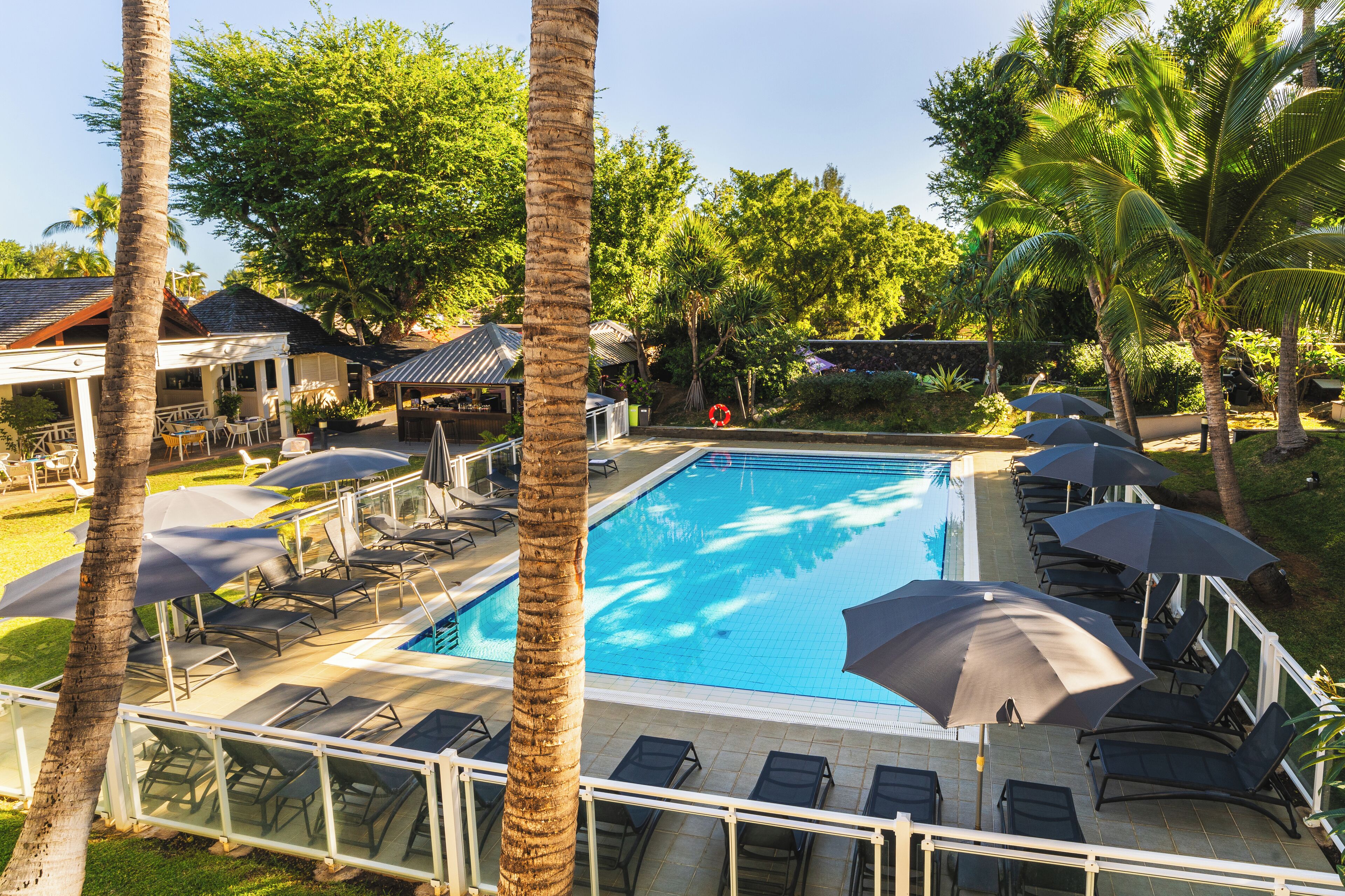 Außenpool, geöffnet von 09:00 Uhr bis 22:00 Uhr, Sonnenschirme