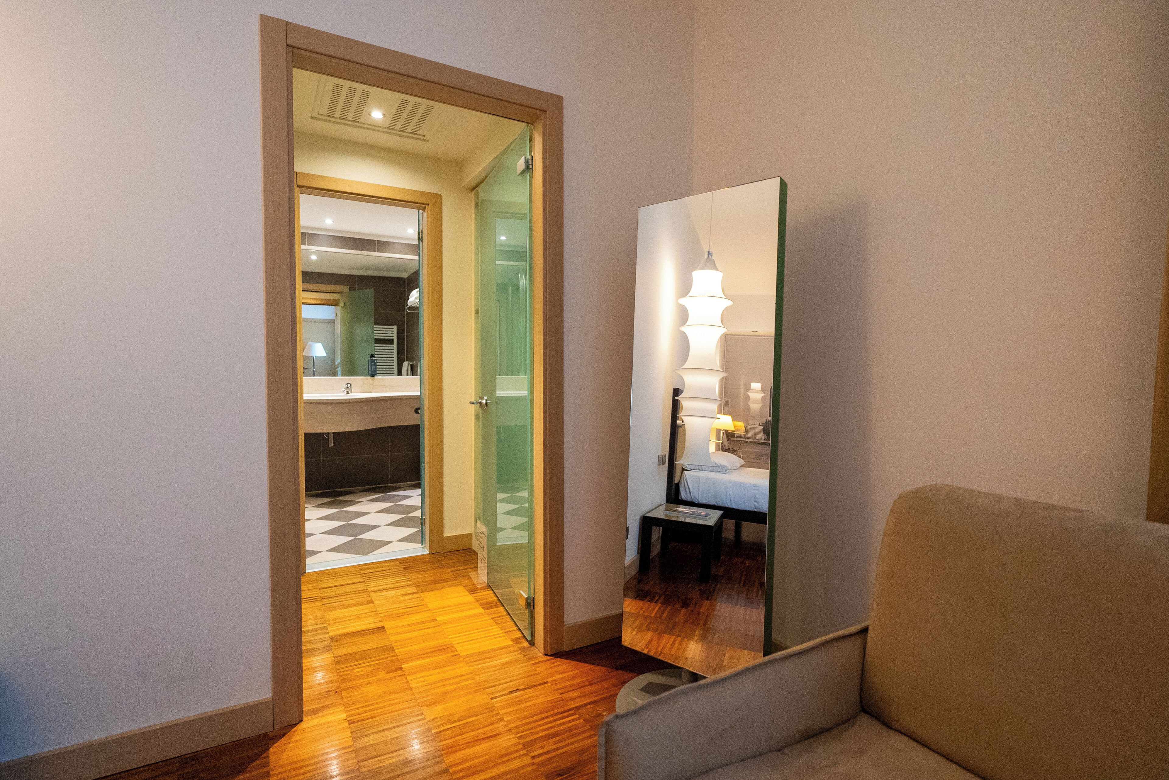 executive room | bathroom | shower, free toiletries, hair dryer, slippers