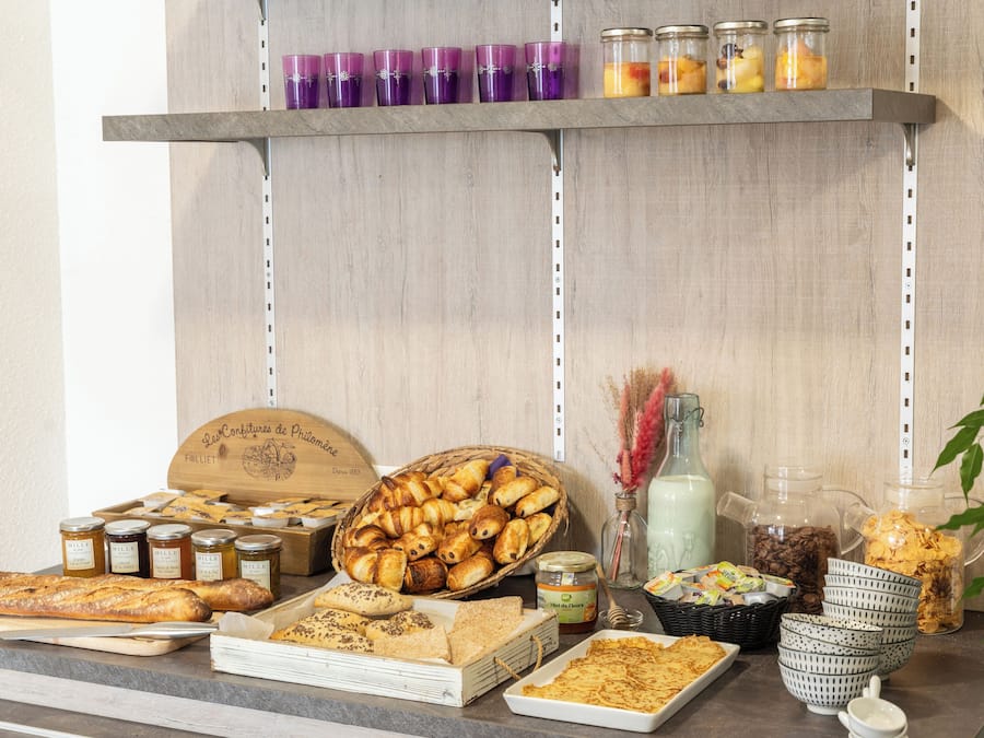 Daily buffet breakfast (EUR 8 per person)