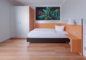 Business Single Room | Premium bedding, in-room safe, desk, laptop workspace - attimo Hotel Stuttgart (Stuttgart)