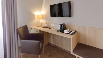 Superior Single Room | Premium bedding, in-room safe, desk, laptop workspace