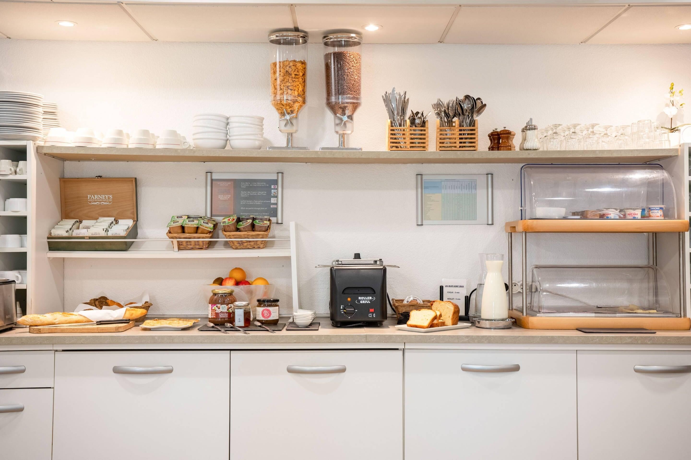 Tägliches Frühstücksbuffet gegen Gebühr