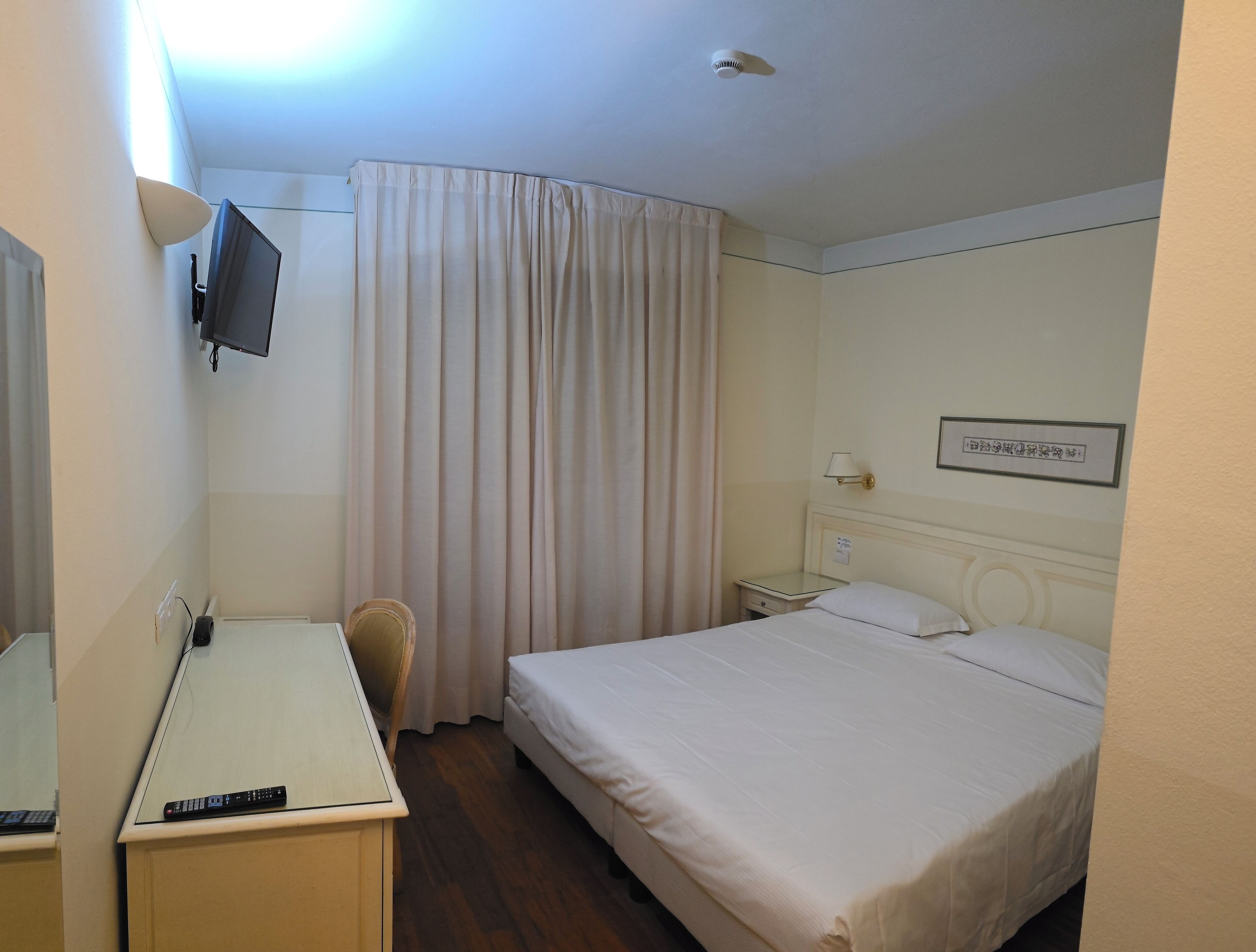Down comforters, minibar, in-room safe, desk