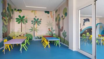 Área de juegos infantiles bajo techo