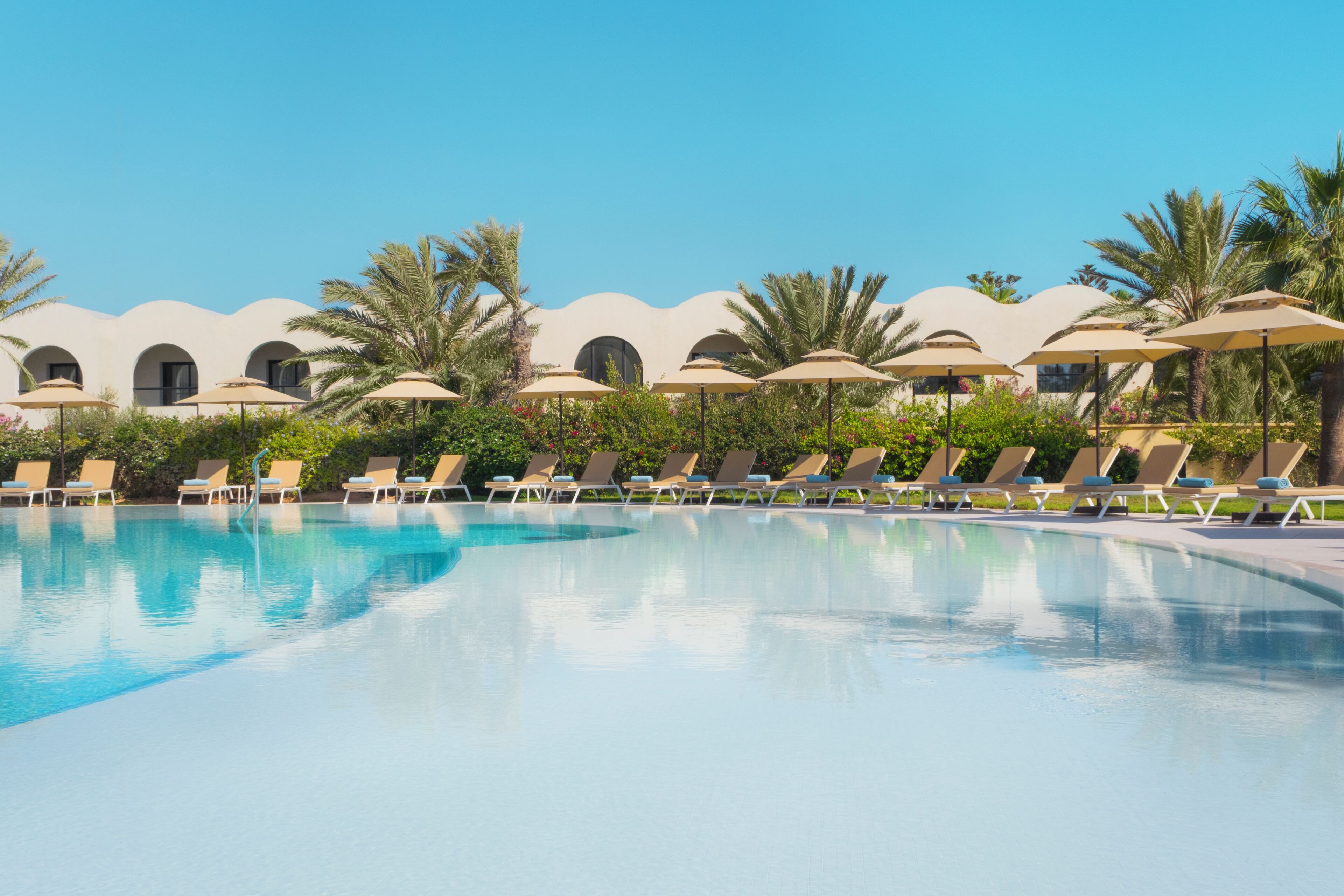 2 piscinas techadas, 2 piscinas al aire libre