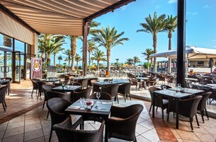 2 restaurants, breakfast, lunch, dinner served; international cuisine