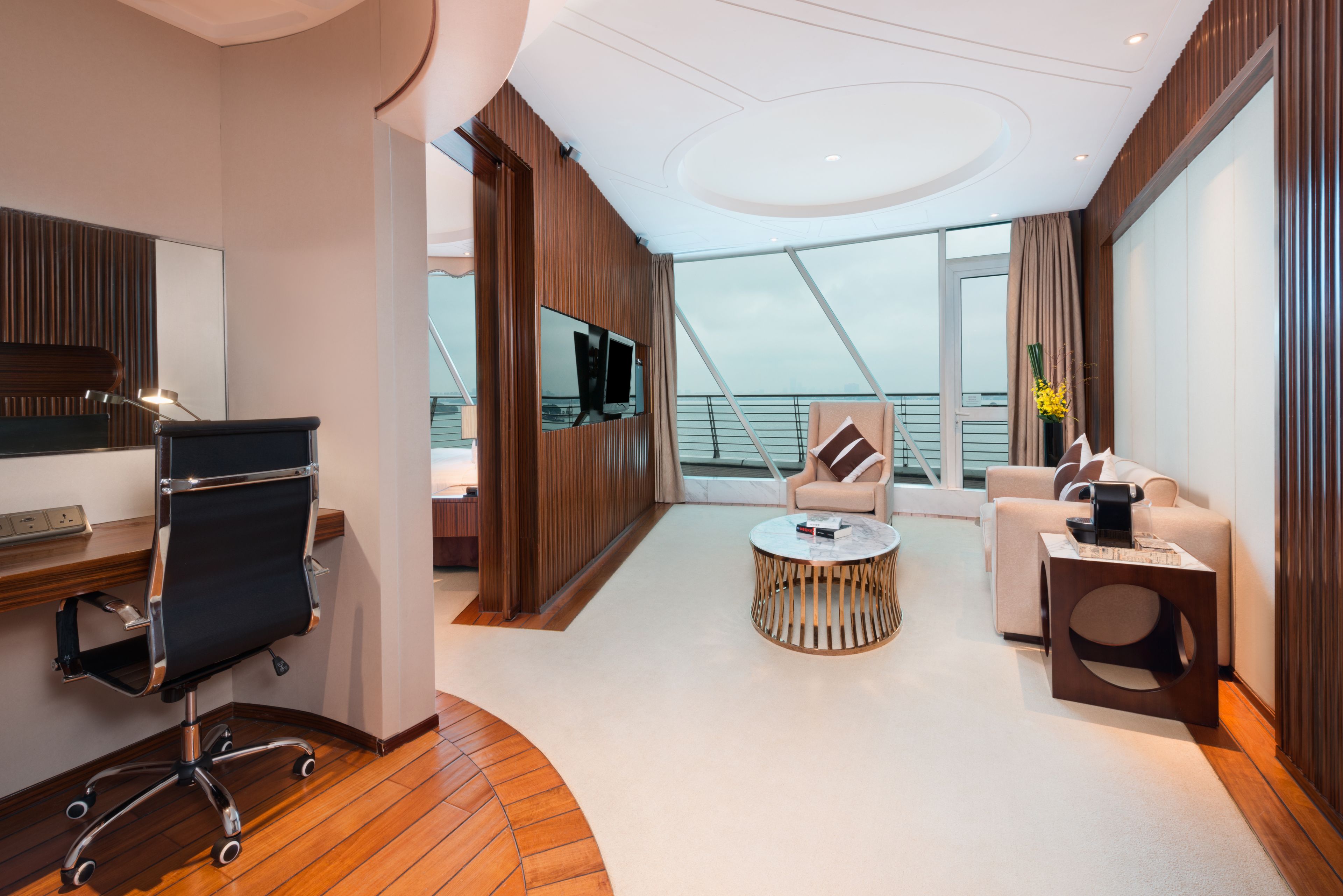 suite, 1 king bed, lake view (captain, lounge access) | 1 bedroom, minibar, in-room safe, desk