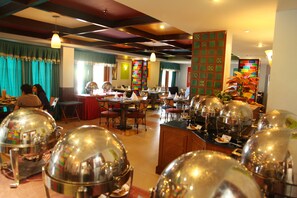 Breakfast, lunch and dinner served - Country Inn & Suites Haridwar (HARIDWAR)
