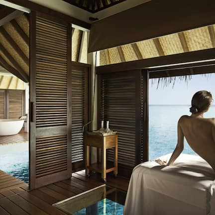 Couples treatment rooms, hot tub, steam room, body treatments