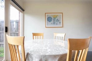 Apartamento, 3 quartos, terraço | Opções para refeição | Almoço e jantar