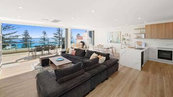 Penthouse, 3 Schlafzimmer | Bügeleisen/Bügelbrett, Babybetten, kostenloses WLAN, Bettwäsche