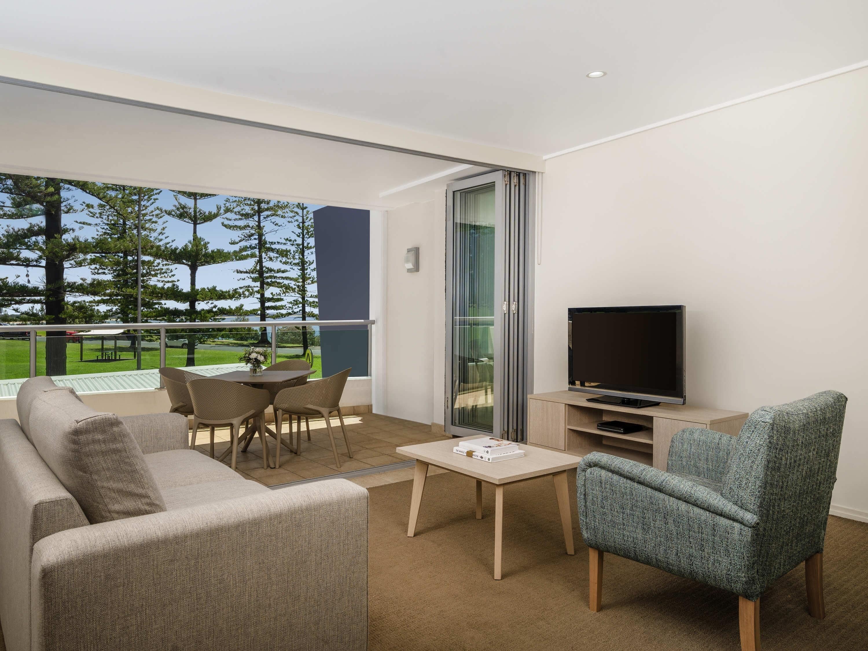 Fer et planche à repasser, lit de bébé (supplément)