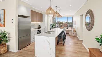 Deluxe penthouse, 3 slaapkamers | Een strijkplank/strijkijzer, babybedden, gratis wifi, beddengoed