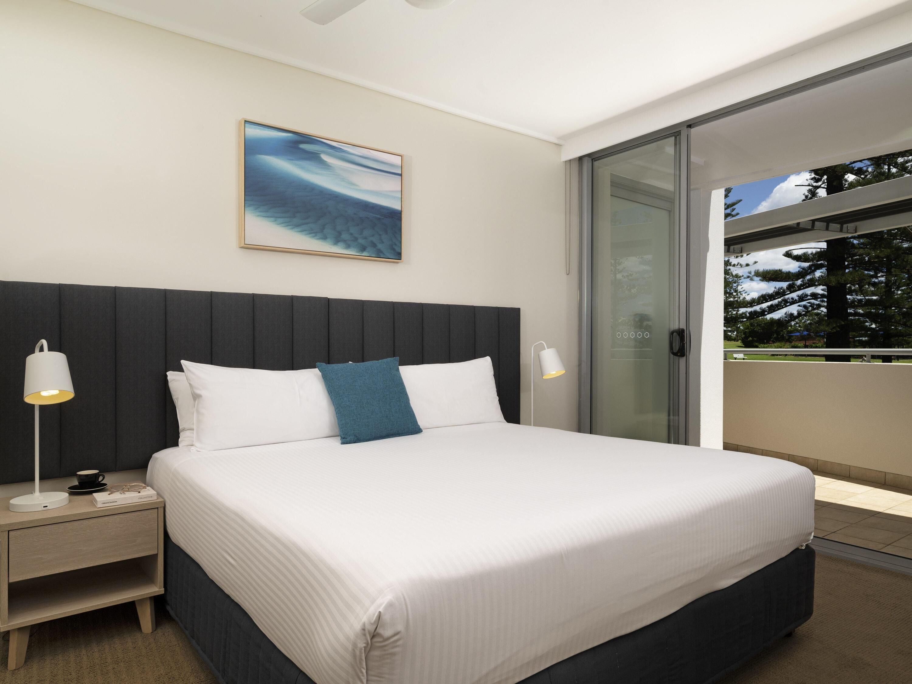 Fer et planche à repasser, lit de bébé (supplément)