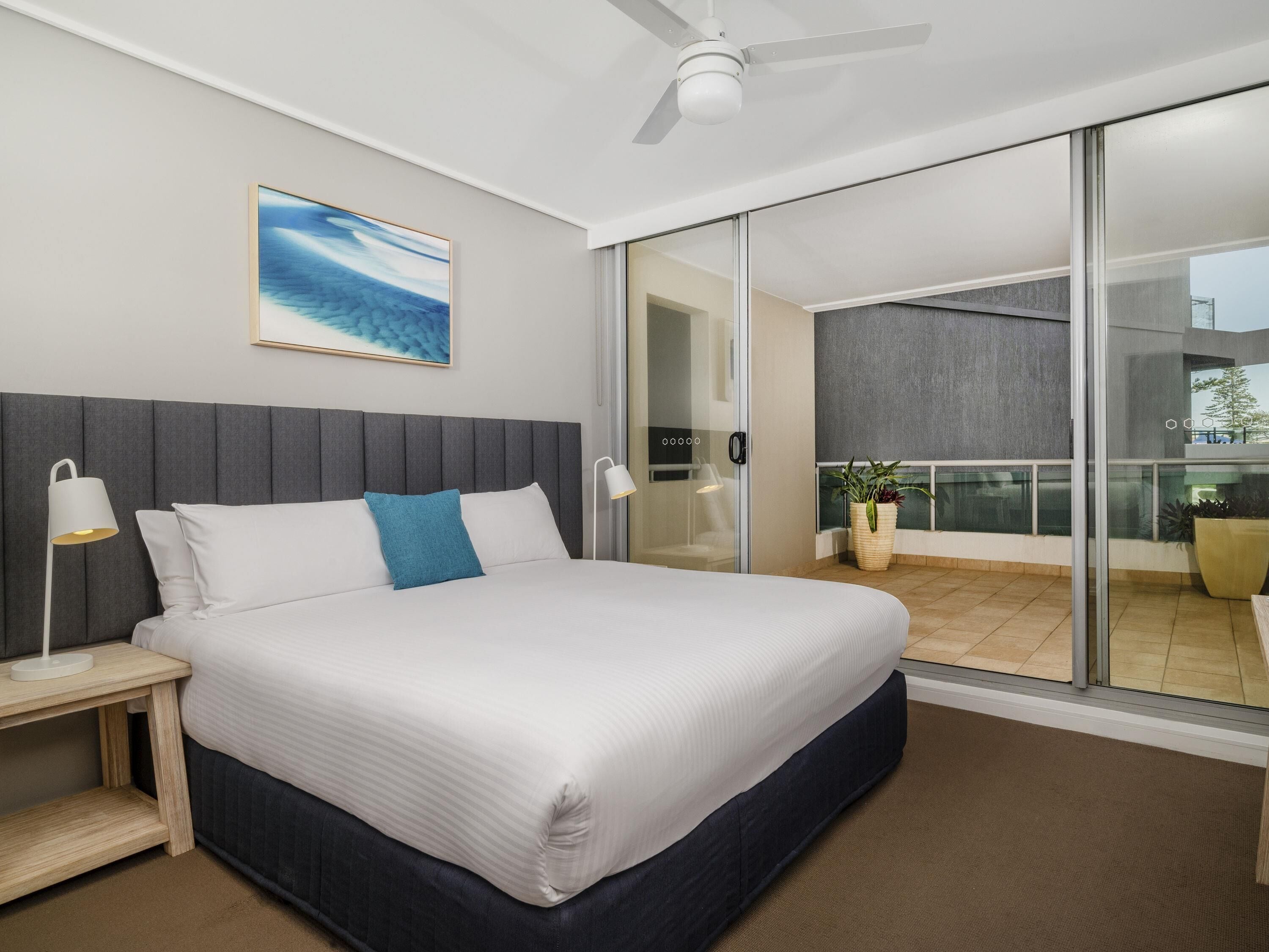 Fer et planche à repasser, lit de bébé (supplément)