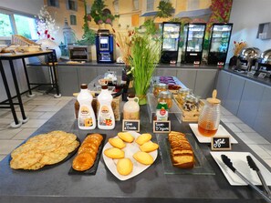 Desayuno buffet (EUR 15 por persona)