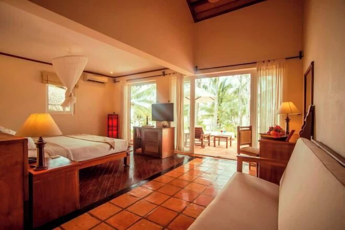 Premium bedding, memory foam beds, minibar, in-room safe
