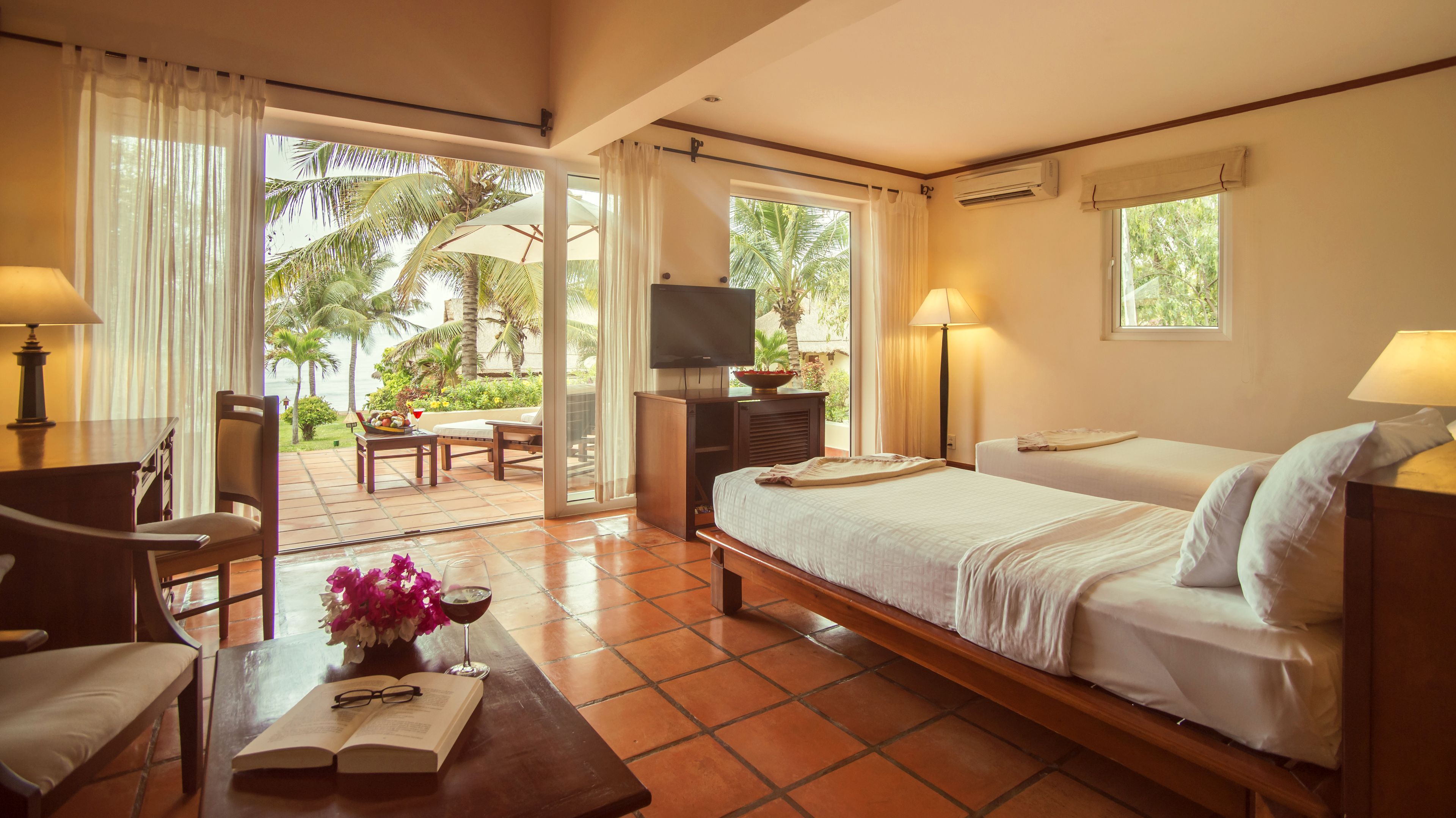 bungalow, garden view | premium bedding, memory-foam beds, minibar, in-room safe