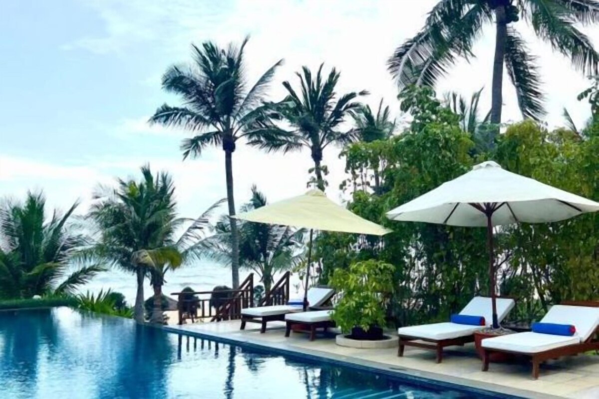 Family Pool Villa